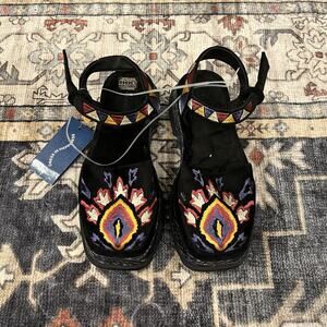 NWT Farm Rio Black Embroidered Closed Toe Platform Sandals Shoes Size US 9 EU 40